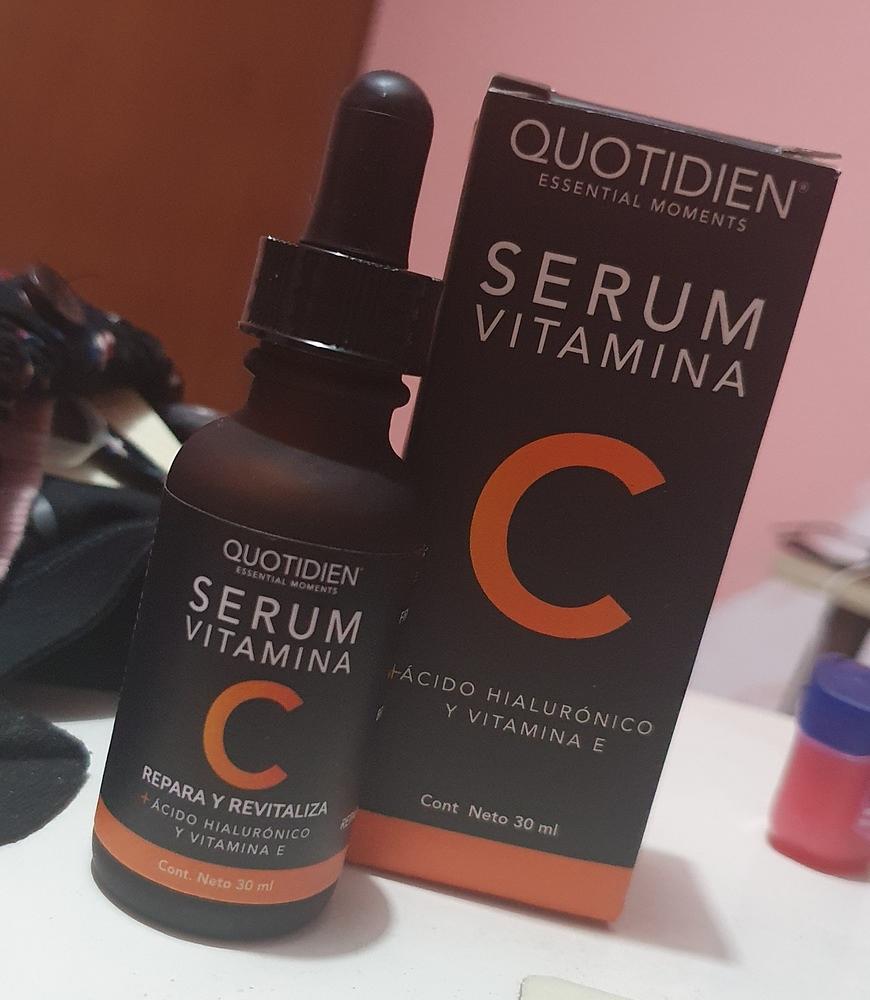 Quotidien - Serum Vitamina C + Ácido Hialurónico + Vitamina E